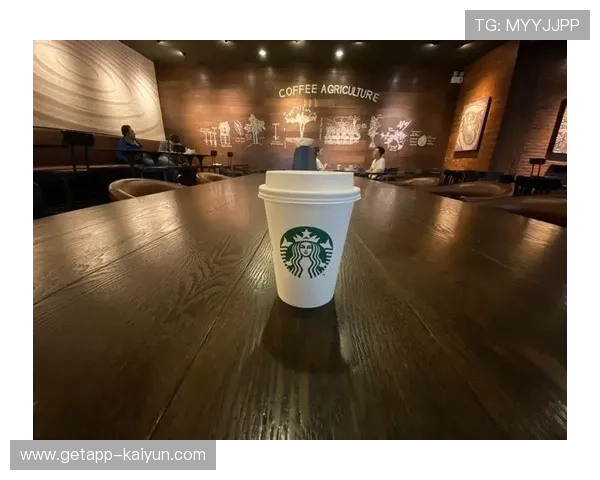 世界杯场馆全面禁用塑料杯，推广可降解材料减少赛事碳足迹